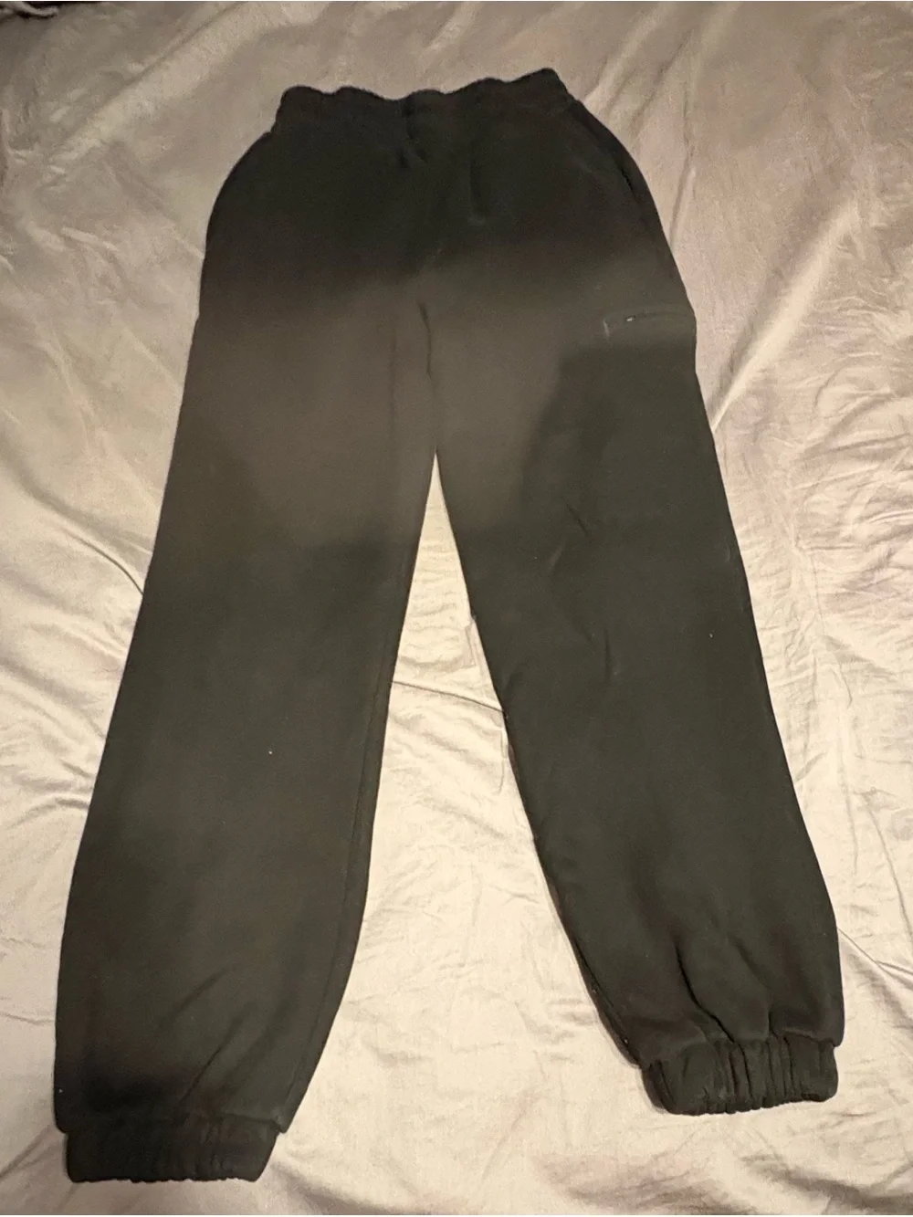 Comfrt Travel Essentials sweats in Black - Picture 3 of 4